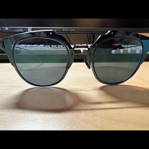 Dior Sunglasses - Picture 4 of 4